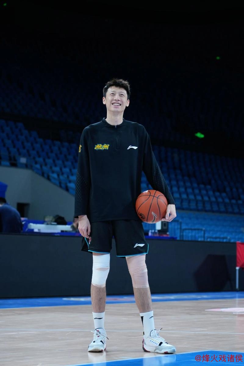 俱乐部杯-赵岩昊砍15分广厦击败四川 王云章贡献14分 俱乐部杯-赵岩昊砍15分广厦击败四川 王云章贡献14分