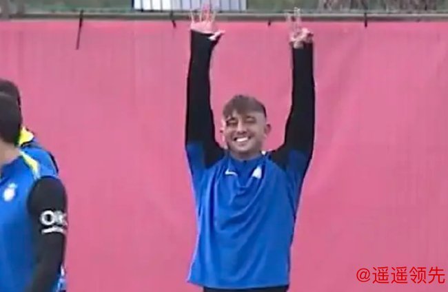 马菲奥向镜头做5比2手势 嘲讽皇马5比2不敌巴萨